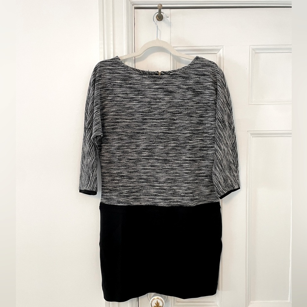 LOFT Black & Gray Colorblock Dolman Sleeve Shift Dress Size 2
